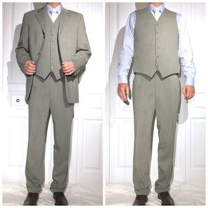 Hugo Boss 3 pcs Suit - Size 50 Euro / 40 US